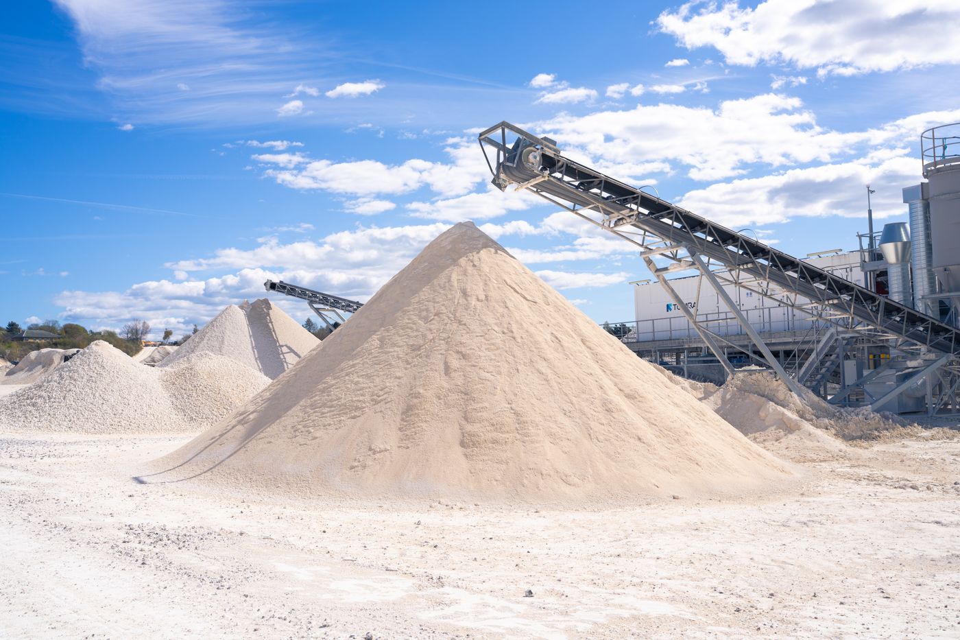Silica sand supply
